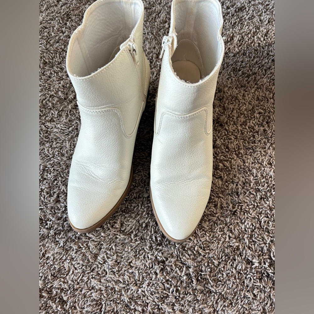 White Ankle Booties Modern Minimalist Style - Picture 3 of 7